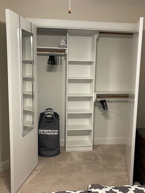 3 habitaciones, ropa de cama de alta calidad y cubrecamas