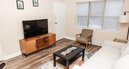 Comfortable 1BR APT With a 24-hour Fitness Center