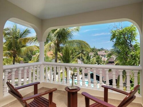 Luxurious 2 Bedroom Residence Suite with Pool