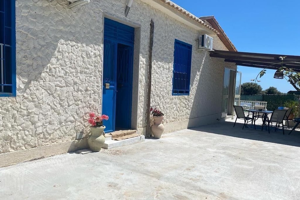 Cozy cottage, where small pets are allowed