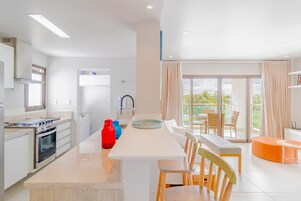 Apartamento | Cozinha privada | Cafeteira/chaleira, geladeira, micro-ondas, liquidificador