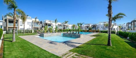 Innenpool, Außenpool