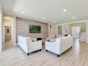 Smart TV, futbolito y estéreo