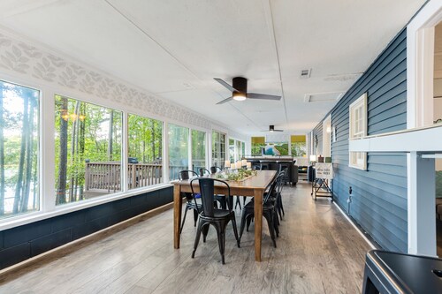 Sailgate Escape / Waterfront Home w/ Covered Dock & Big Views