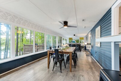 Sailgate Escape / Waterfront Home w/ Covered Dock & Big Views