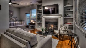 Télévision, cheminée