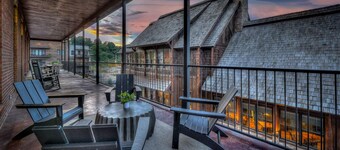 Perch 3 - Luxury Condo | Downtown Location | Modern and Contemporary