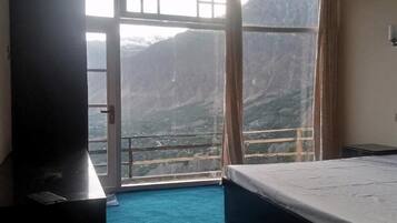 Deluxe Double Room | Iron/ironing board, free WiFi
