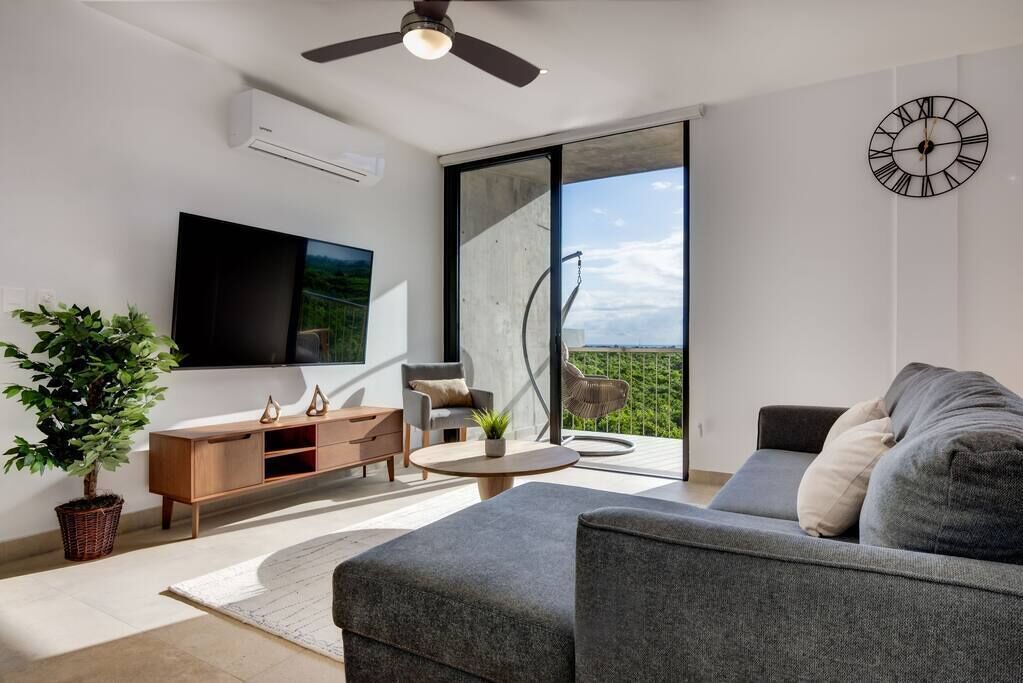 2/2 Ocean View Penthouse in Secure Gated Complex!