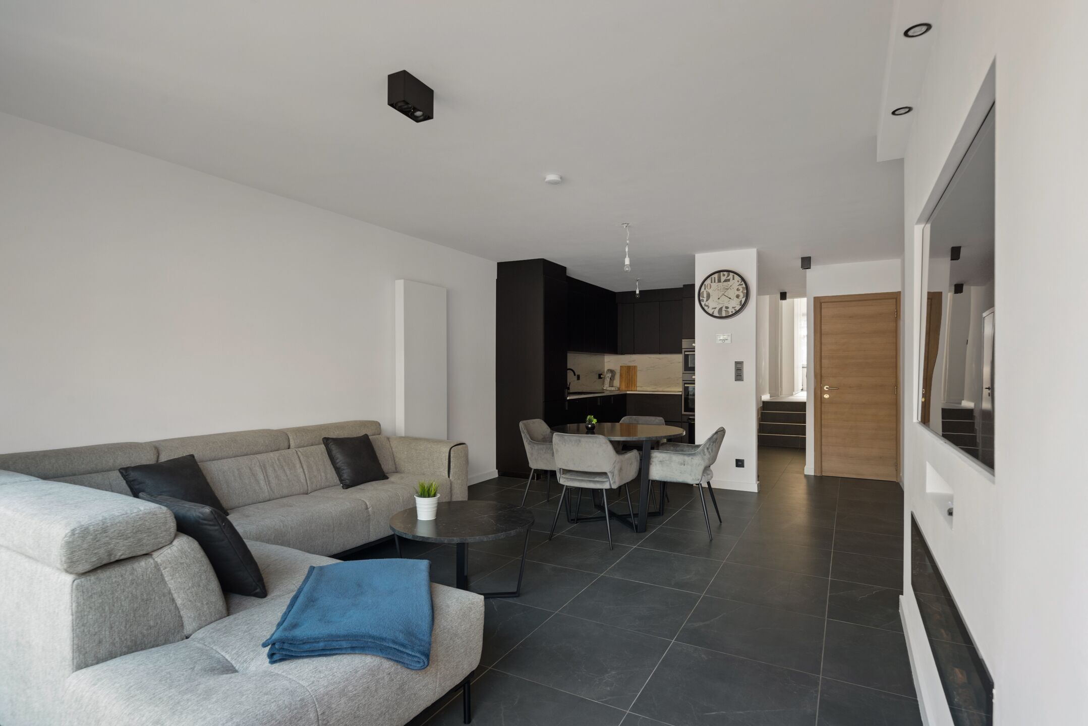 Modern apartment with garage box and free wifi