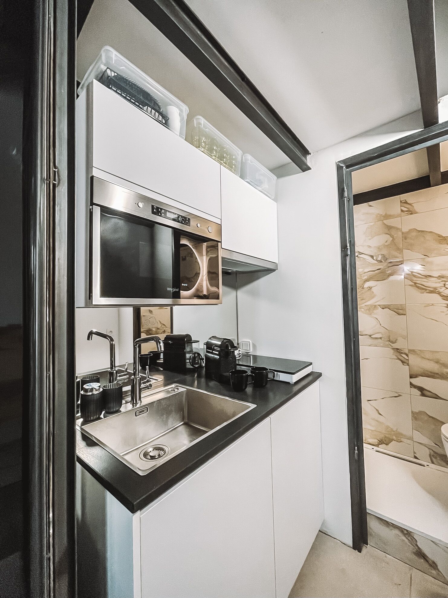 Luxury Apartment in the centre with Commercial/Gallery adaptation if required.