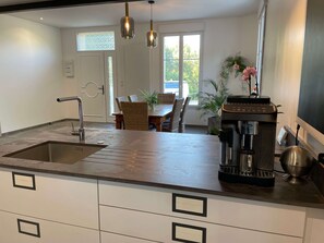 Fridge, microwave, oven, stovetop - Guest house, 6 adults and 3 children maximum (La Sauve)