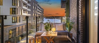 Bright & exclusive 1BR in Prime Location-located on water with see view