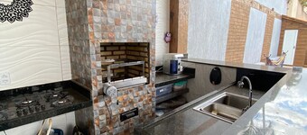 Casa, com Linda Área de Lazer e Piscina Aquecida