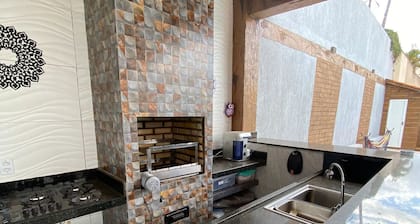 Casa, com Linda Área de Lazer e Piscina Aquecida