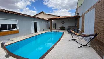 Piscina externa, piscina aquecida
