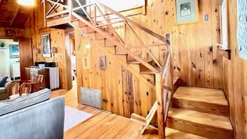 Smart TV, books, stereo