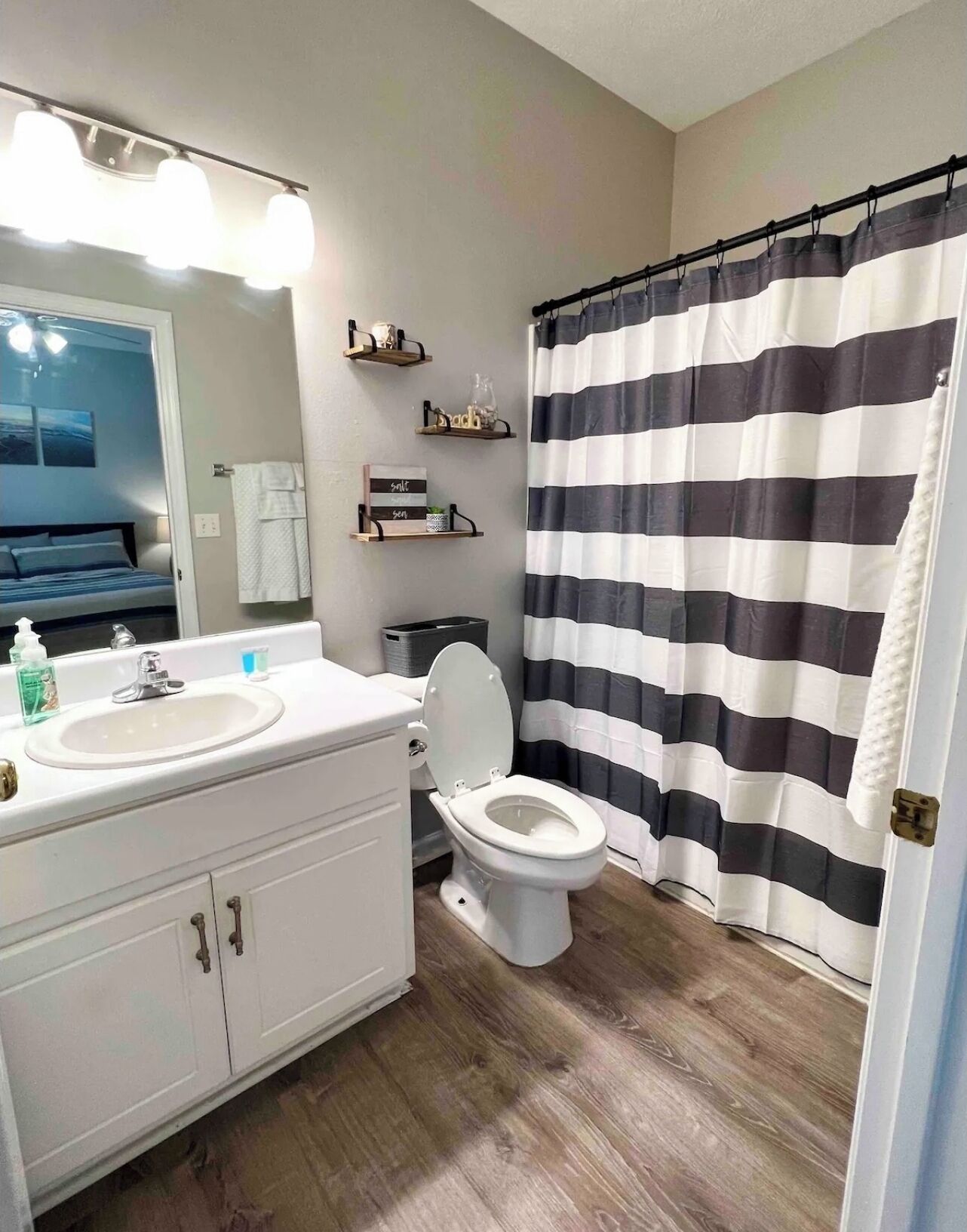 Cozy PCB Beach HOME~Walk Right 2 Beach & Pet Friendly!