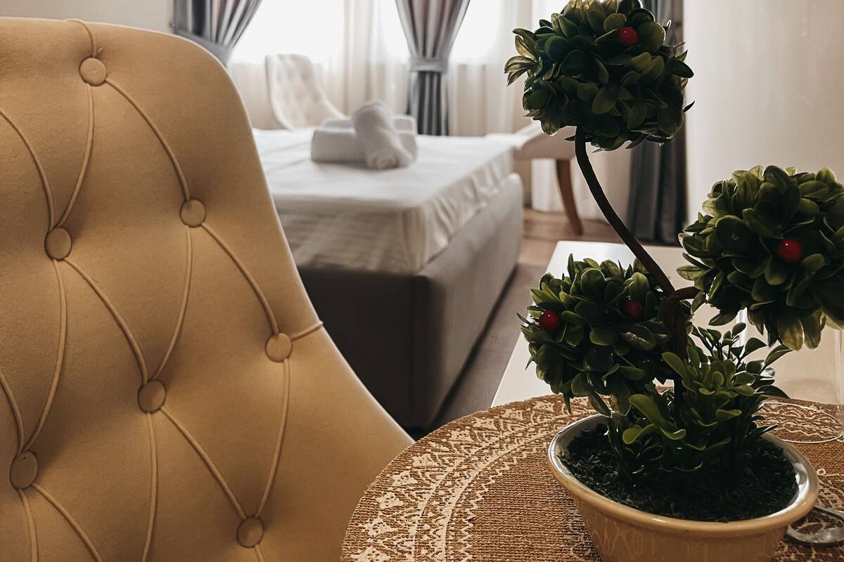 Literie de qualité supérieure, matelas mémoire de forme, minibar, bureau