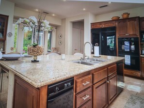 Fridge, microwave, oven, stovetop - Stunning Mountain & Sunset Views  (La Quinta)