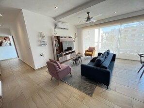 Smart TV, foosball, table tennis, stereo