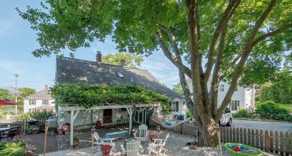 Historic 1810 Captain Burrows Home~ A Nautical New England Inspiration!
