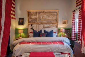 2 Schlafzimmer, Schreibtisch, Bügeleisen/Bügelbrett, Reisekinderbett