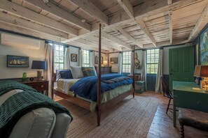 4 habitaciones, tabla de planchar con plancha y cuna de viaje 