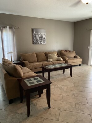 Living area - Spacious House w/ a Washer + Private Bathroom (Casa Grande)