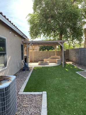 Terrace/patio - Spacious House w/ a Washer + Private Bathroom (Casa Grande)