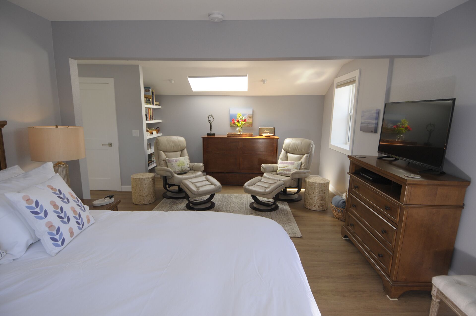 Rare Find Overlooking The Sonoma Plaza