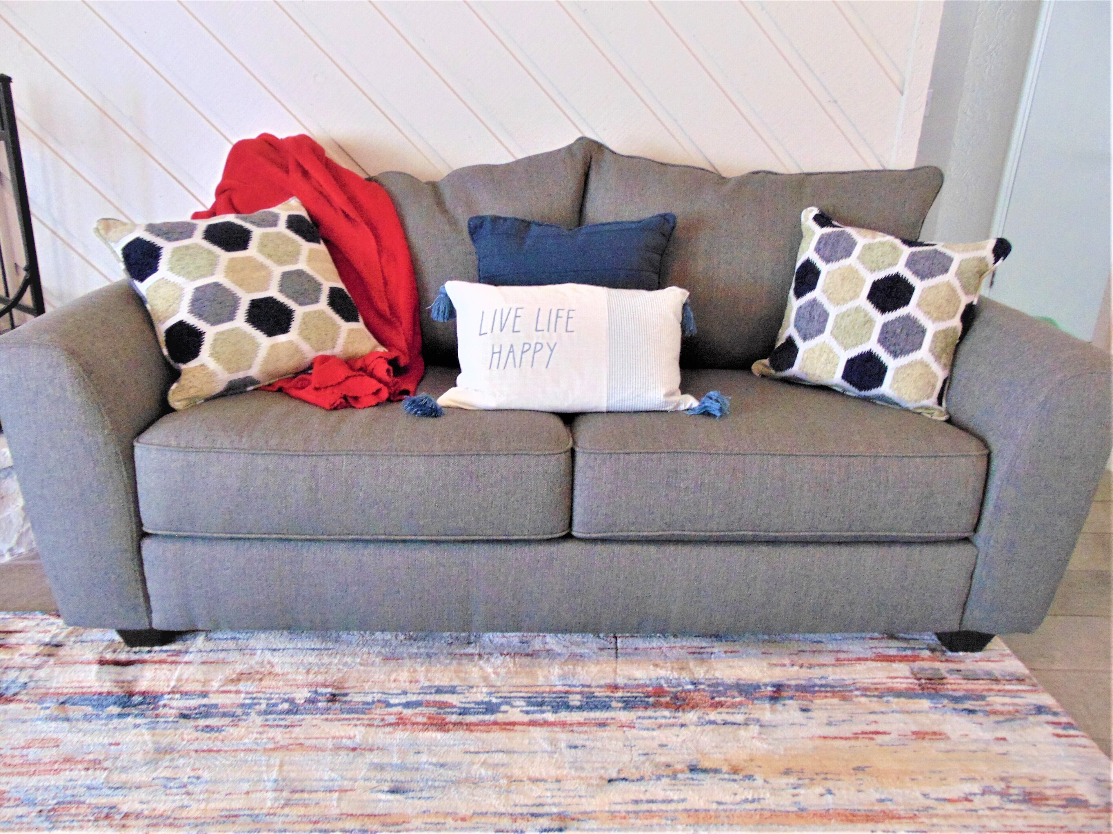 Updated home with fun amenities, close to shopping, restaraunts, parks, & more!