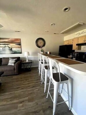 Interior - Stylish Condo on Golf Course with Peaceful Views (Myrtle Beach)