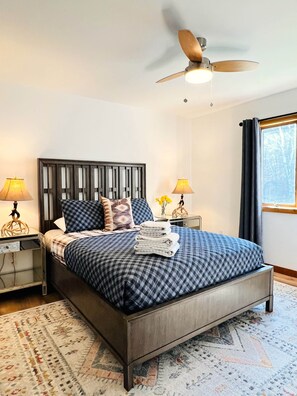 4 bedrooms, iron/ironing board, free WiFi, bed sheets