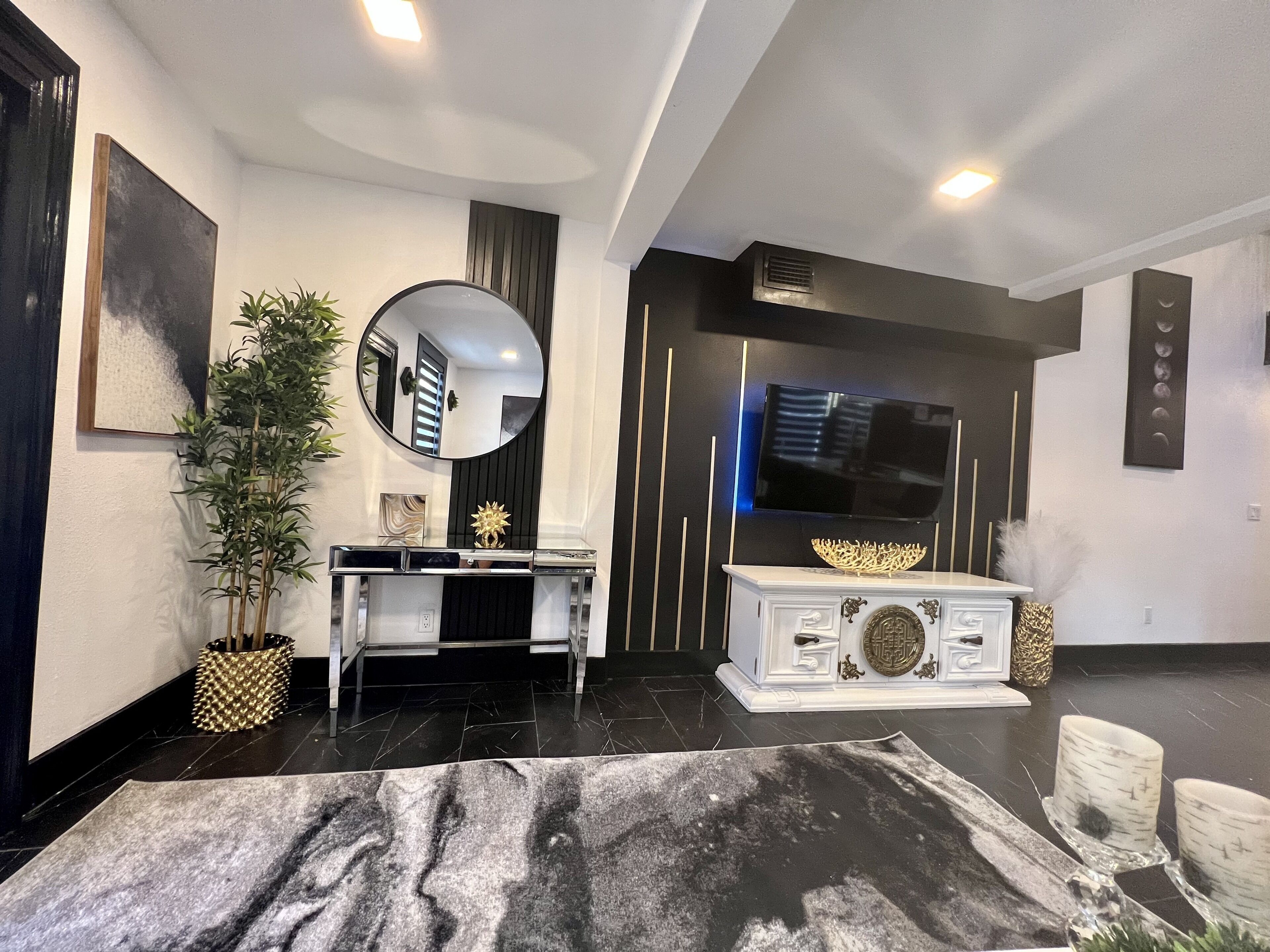 Luxury 2 story loft house 15min to CLW beach