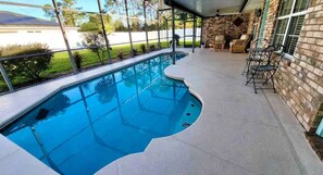Pool - Mermaids’ Retreat: NOW BOOKING spring & Summer! Let’s FLAMINGLE sleeps 11 (Palm Coast)