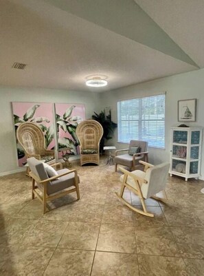 Unclassified image, 5 of 44, button - Mermaids’ Retreat: NOW BOOKING spring & Summer! Let’s FLAMINGLE sleeps 11 (Palm Coast)
