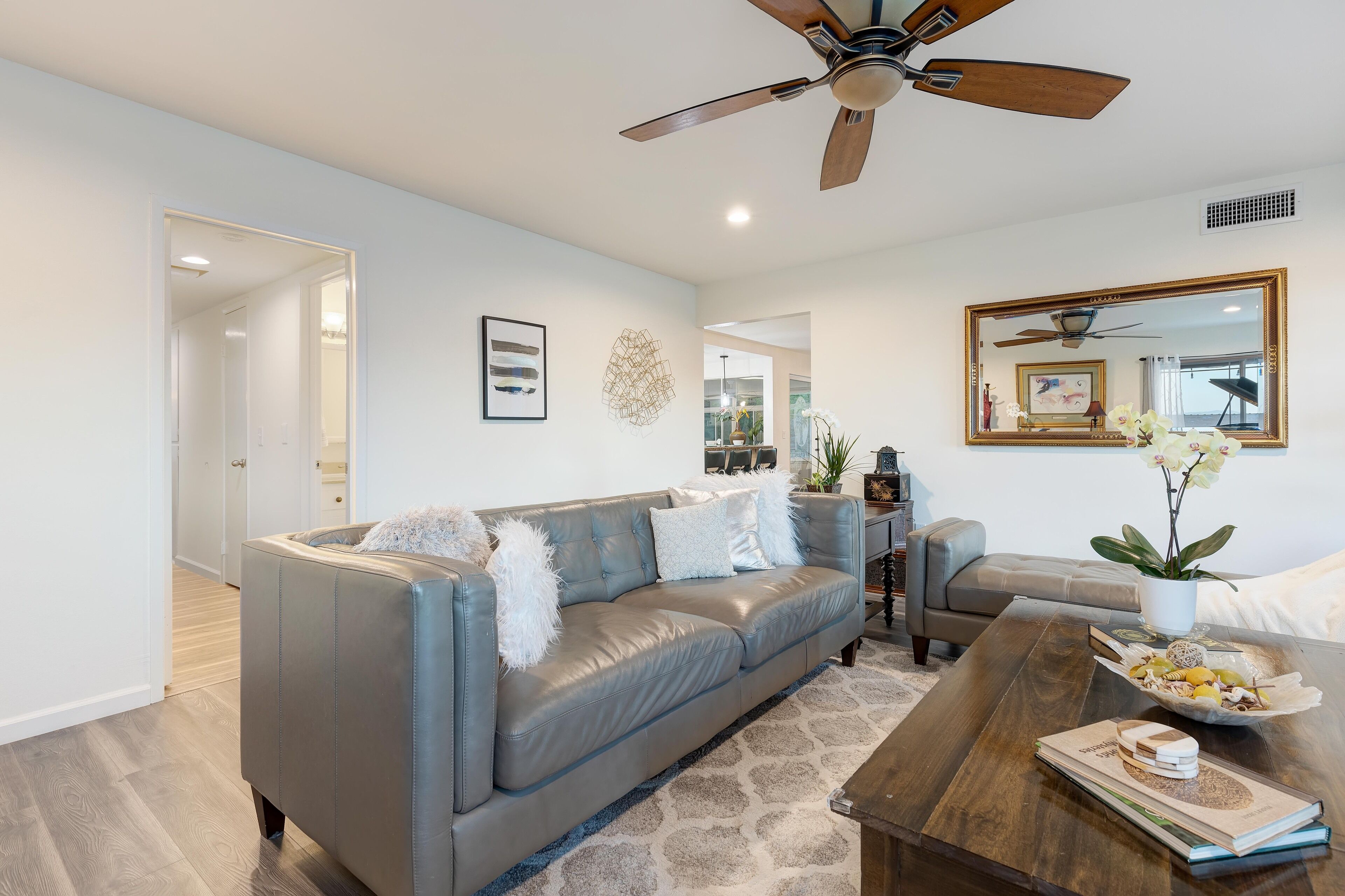 San Diego 4-Bedroom Home with POOL and Jacuzzi