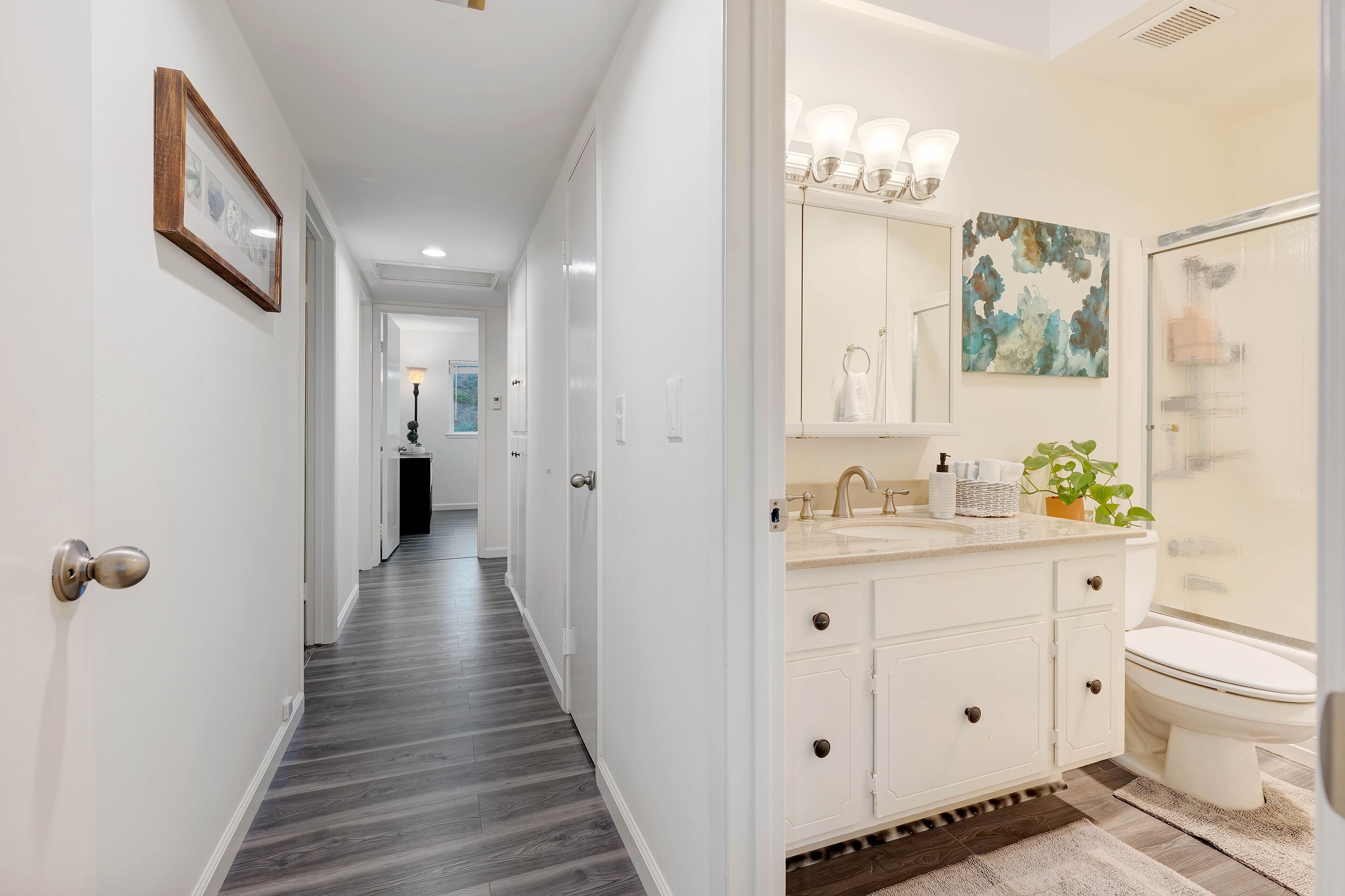 San Diego 4-Bedroom Home with POOL and Jacuzzi