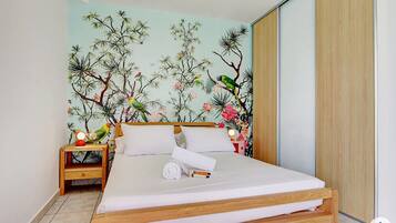 Silitysrauta/-lauta, ilmainen Wi-Fi, vuodevaatteet