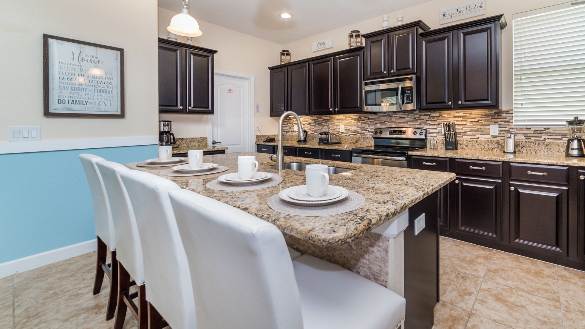 New Listing! Paradise Palms Resort, 6mi to Disney & 14mi to Universal - GRH438930