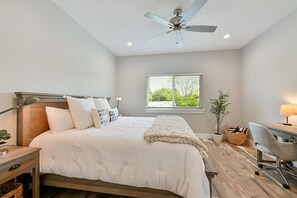 5 bedrooms, desk, iron/ironing board, free WiFi
