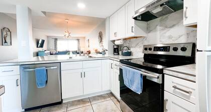2B/2B Ground Floor/Poolside/ Ocean Front