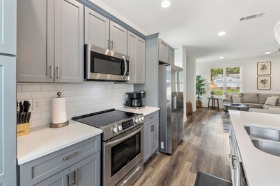 College & Mimosa House in Downtown Auburn, less than 1 mile to Toomer's