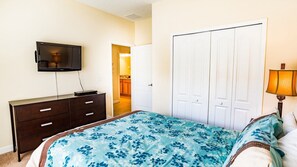5 bedrooms, desk, iron/ironing board, free WiFi