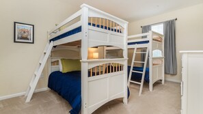3 slaapkamers, een bureau, een strijkplank/strijkijzer, gratis wifi