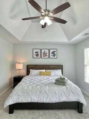 3 bedrooms, desk, iron/ironing board, WiFi