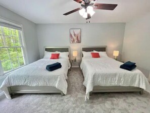 3 Schlafzimmer, Schreibtisch, Bügeleisen/Bügelbrett, WLAN