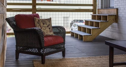 Beautiful, Walkable Strip District Studio w/ Outdoor Loggia