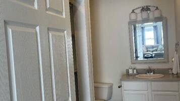 Dusche, Handtücher, Seife, Shampoo